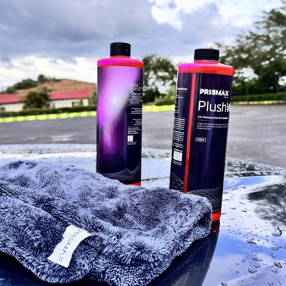 Prismax PlushWash car shampoo bottle with nozzle, designed for pre-cleaning and gentle car wash, showcasing its packaging and branding.