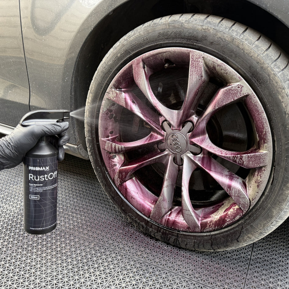Prismax RustOff rust remover in a 500ml bottle, designed to eliminate rust from car surfaces and metal parts.