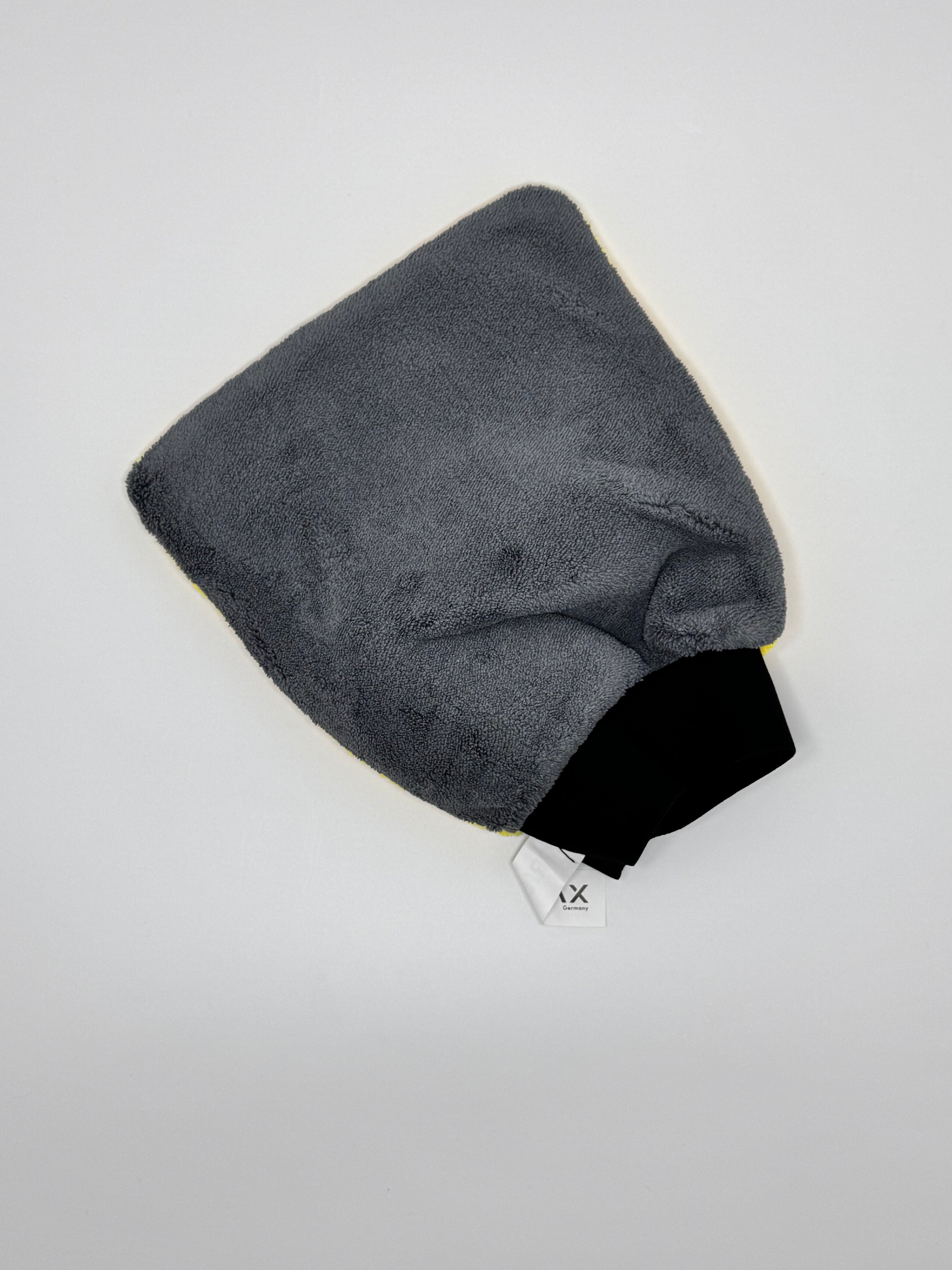 GlassMitt – Streak-Free Glass Cleaning Mitt - Prismax - Car Care Products